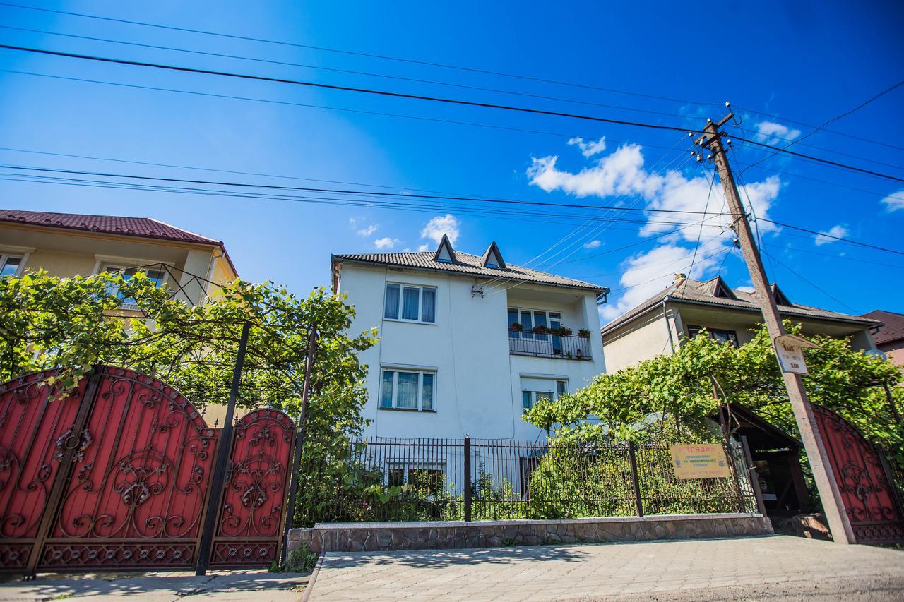 Guest House In Drachino Svalyava Luaran gambar